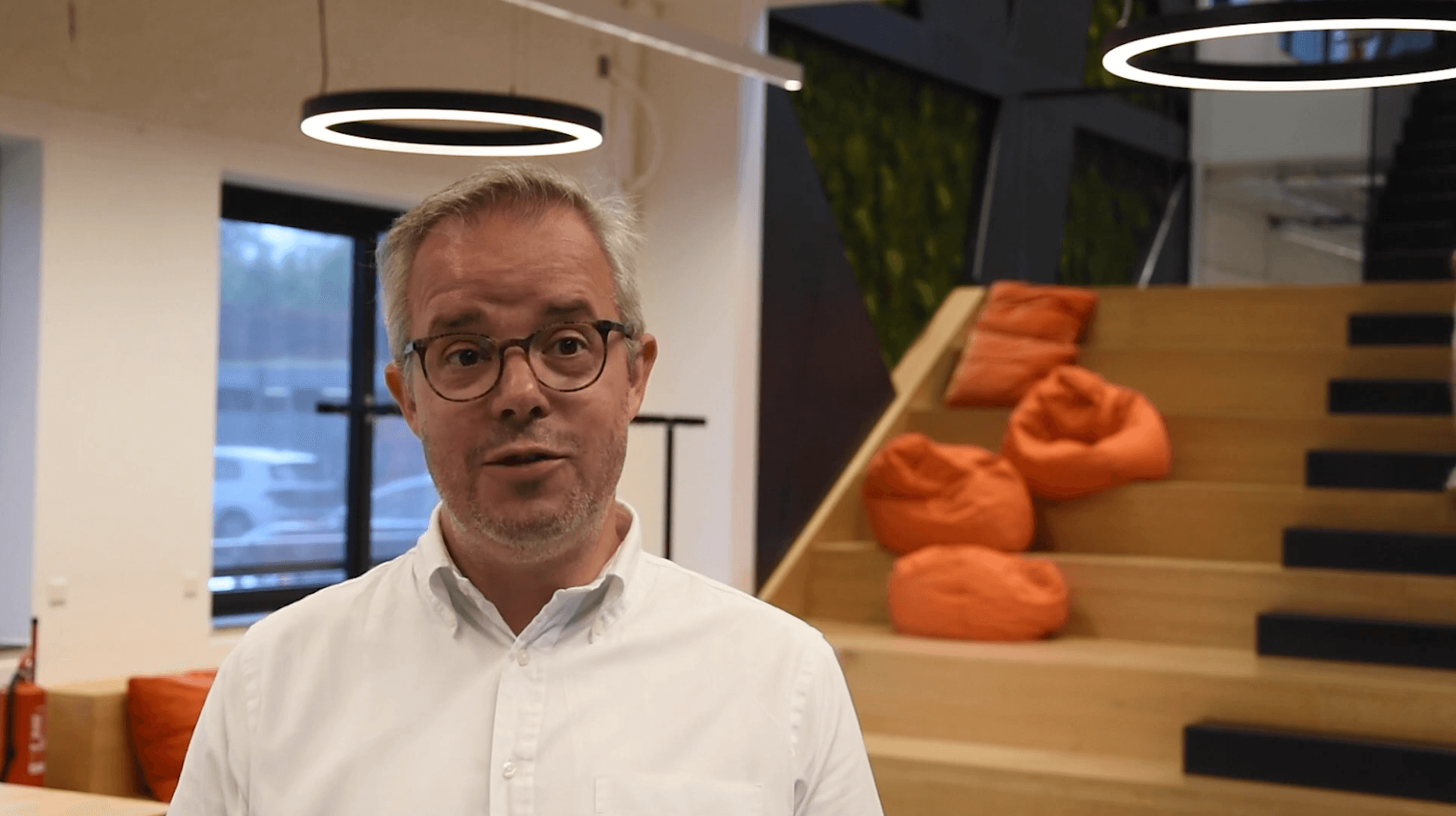 Innovative workplace at Keylane with modern design, cozy seating, and collaborative ambiance for tech professionals and professionals in insurance software solutions.